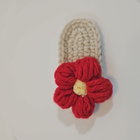 Hand Crafted Handmade Crochet Hair Clip Hand knit Puffy Red Flower Snap Clip 3" - Picture 4 of 17